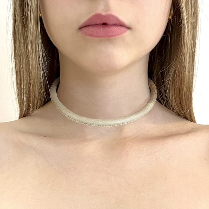 laia web choker GRIS
